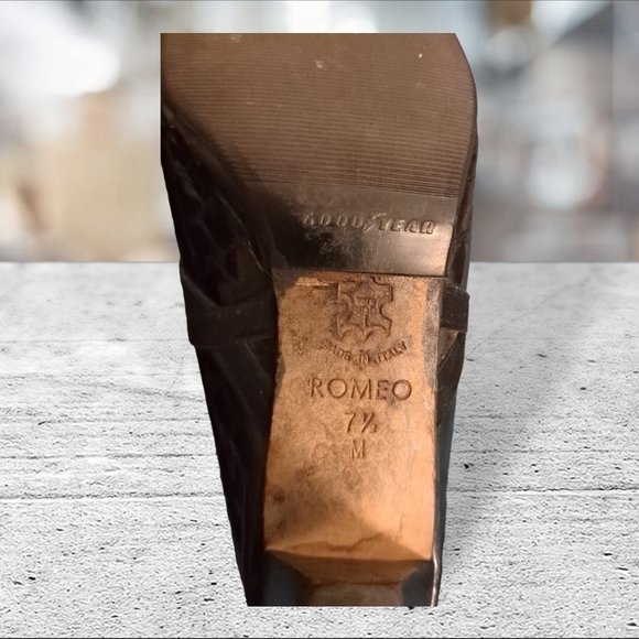 Brighton embossed mules size 7.5 - Picture 10 of 12